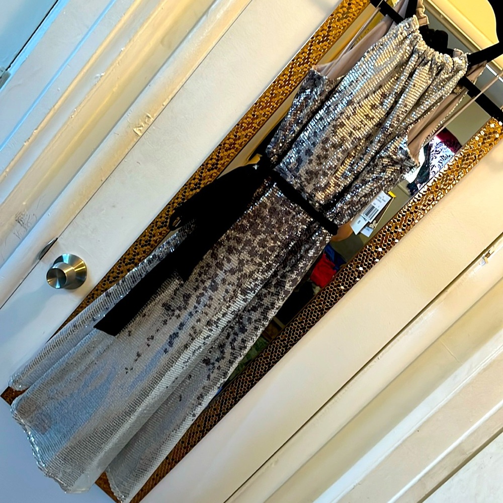 Taylor silver/ black sequins formal dress size 6